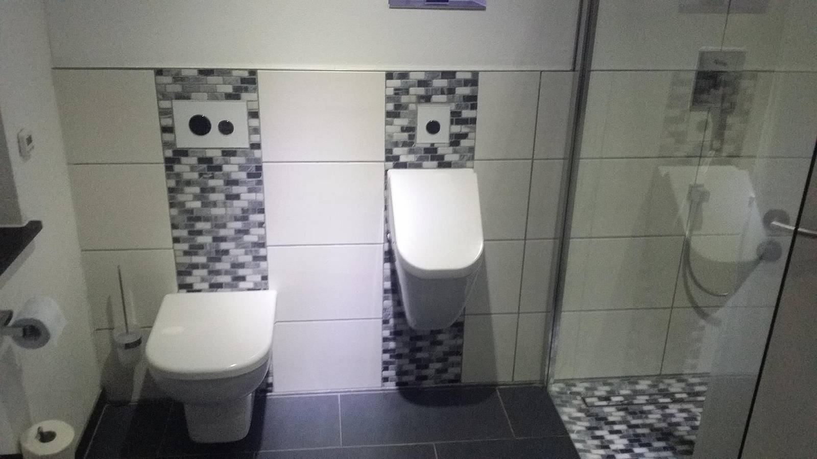 WC- udn Urinalanlage 
